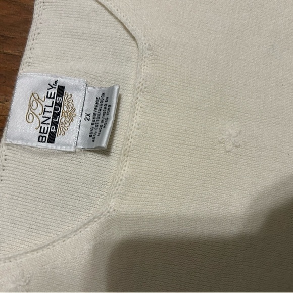 Cream Sleeveless Knit Top Flower Embroidery Size 2X Ramie - Picture 7 of 8